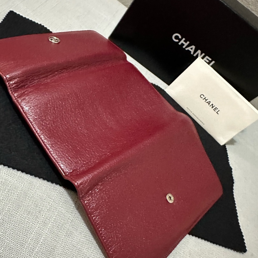 (SALE) Rare Find! CHANEL Wine Color Silver Interlocking CC Wallet - Picture 17 of 17